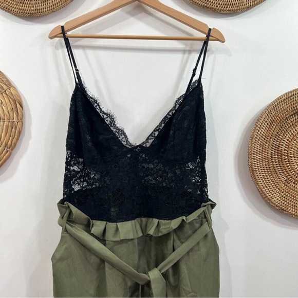 Fashion Nova Black Green Sexy Belted Lace Sheer Cargo Jumpsuit Plus Size 1X - Picture 4 of 8